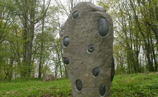 21. Mėnulio akmens parkas Leonardavo dvarvietėje.jpg
